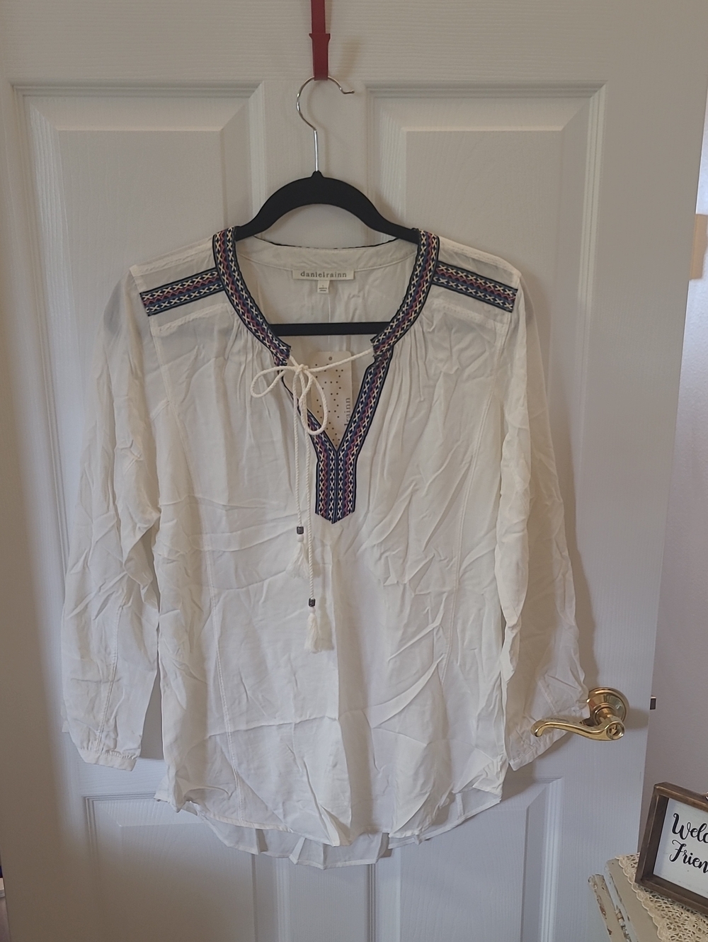 Daniel Rainn White Peasant Blouse with Navy and Pink Embroidery Bin 5